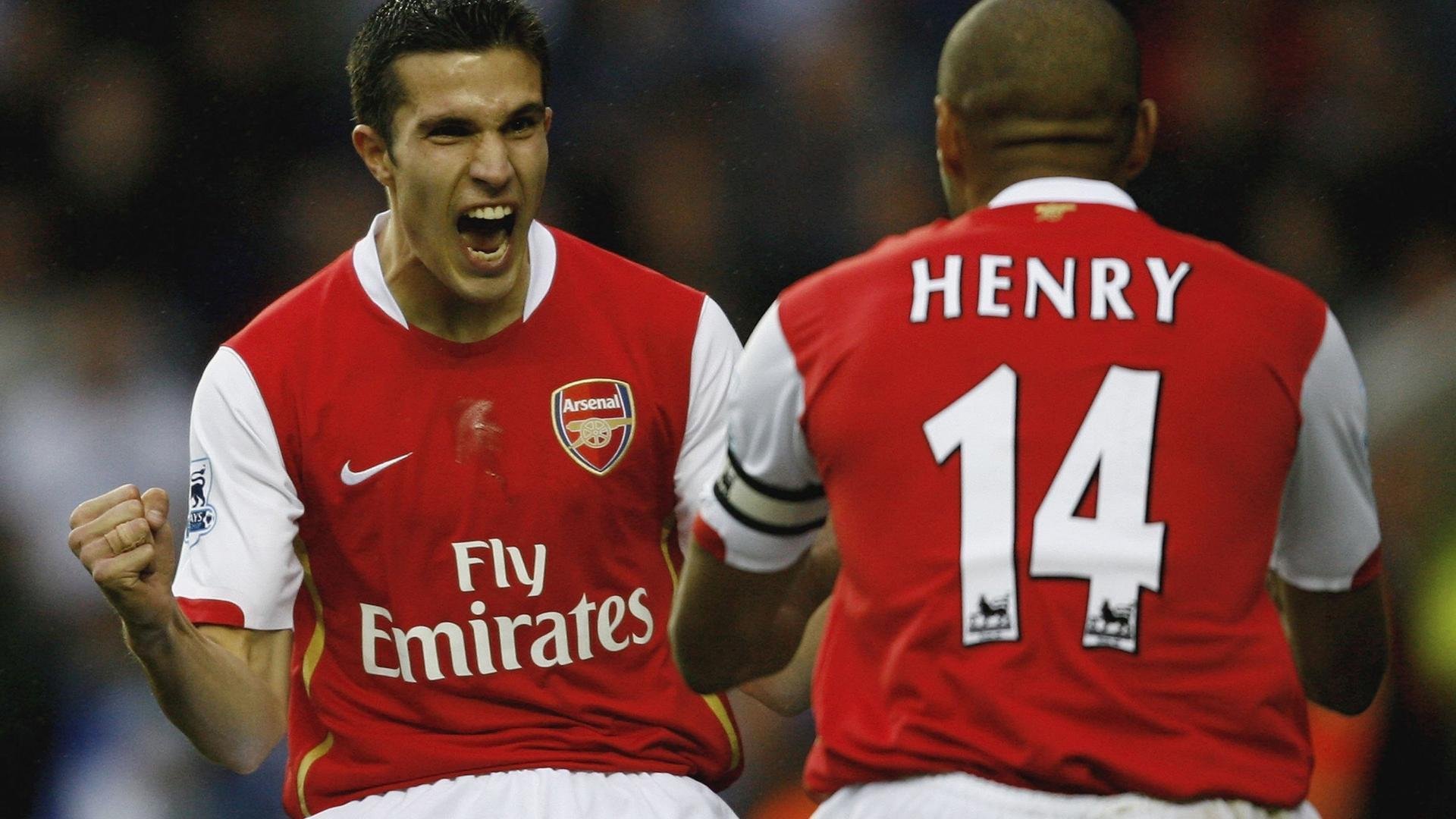 英超冲刺激烈：冠军悬念逐步拉开！，英超逆袭夺冠